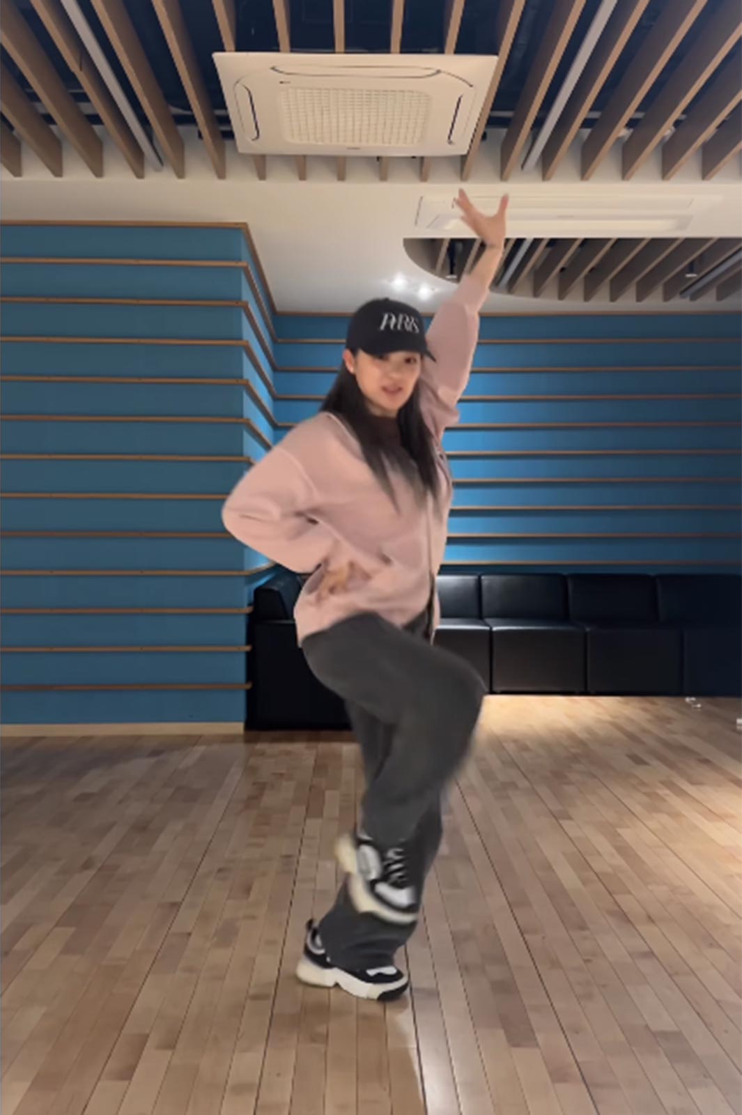 リオ／NiziU公式Instagramより