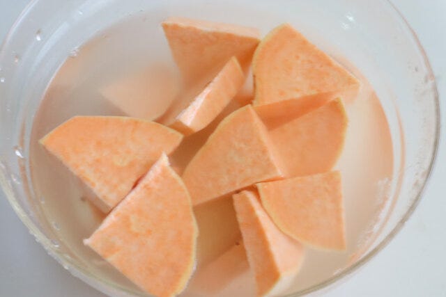 コロッケ　作り方　さつまいもの準備