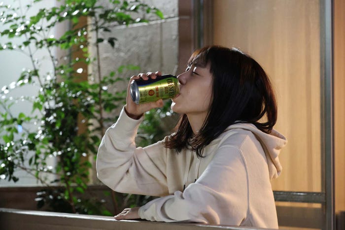 奈緒「あなたがしてくれなくても」第9話より(C)フジテレビ