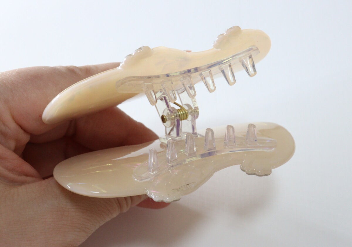 ダイソーで見つけて思わず3度見！連れて帰らずにはいられなかった…♡可愛すぎるヘアクリップ