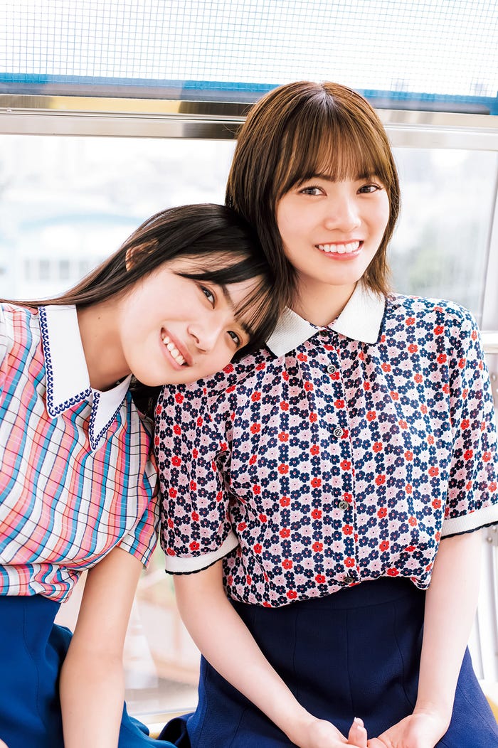 森本茉莉、宮田愛萌(C)川島小鳥/集英社
