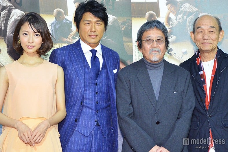 （左から）小島梨里杏、高橋克典、中村嘉葎雄、笹野高史