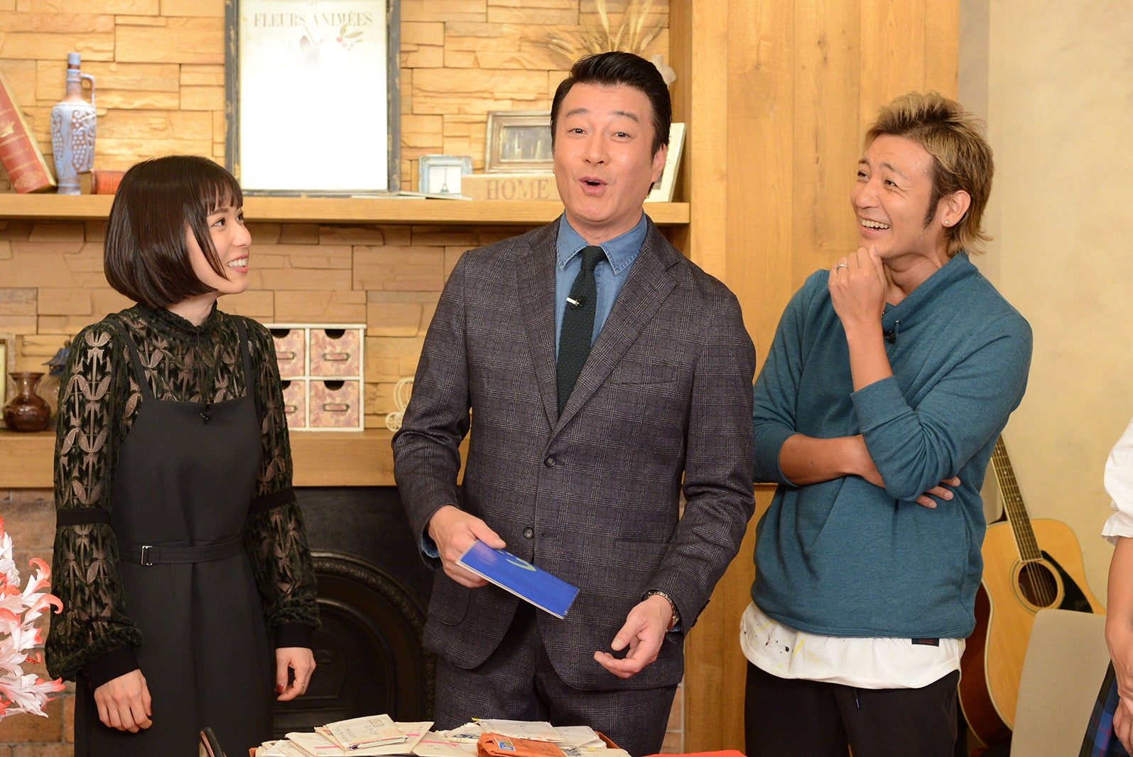 （左から）松岡茉優、加藤浩次、つるの剛士（C）読売テレビ