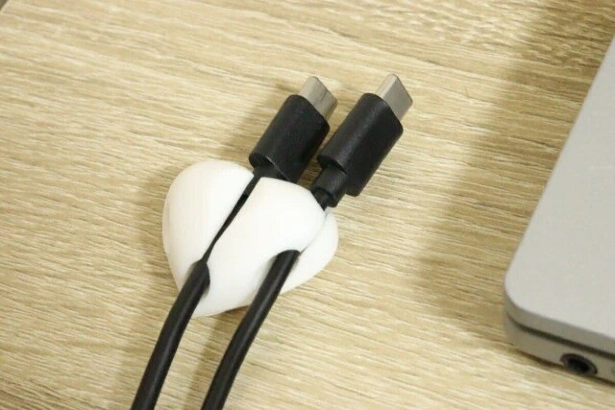 ダイソー ケーブルホルダー(ハート) 使用例 ダイソー ケーブルホルダー(ハート) 使用例