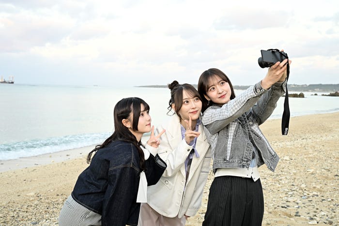 伊藤理々杏、弓木奈於、金川紗耶(C)CS放送TBSチャンネル1