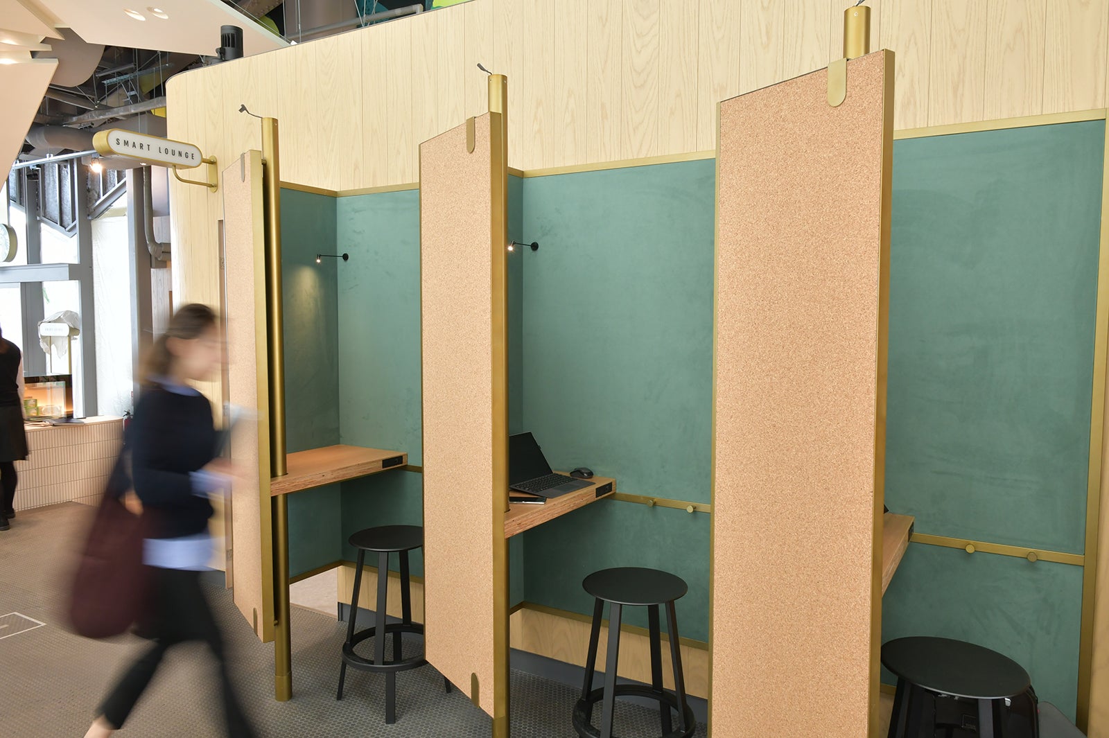 スターバックス コーヒー 高輪ゲートウェイ駅店／画像提供：スターバックス コーヒー ジャパン