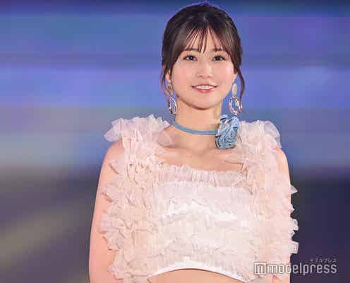 生見愛瑠、ウエストちら見せ チュールフリルで華やかに【GirlsAward 2024 S/S】