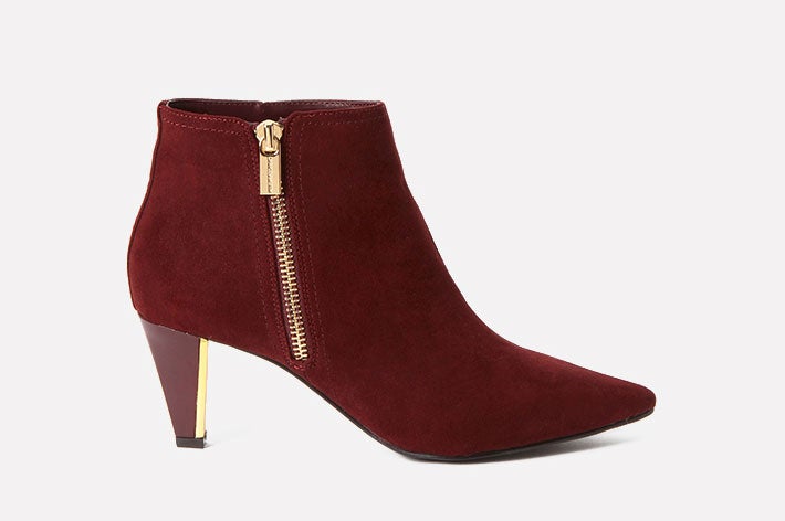 グリッターアンクルブーツ「CHARLES & KEITH」4,806円（税込）／画像提供：CHARLES & KEITH