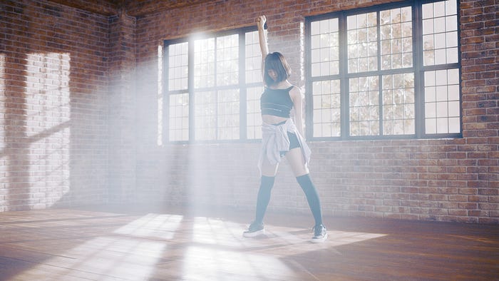 MOMO/「Superhero」Special Version MUSIC VIDEO (C)提供写真