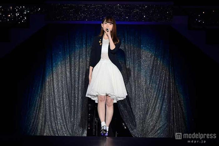 小嶋陽菜も登場(C)AKS