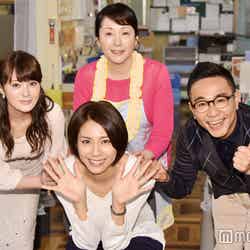 （前列）松下奈緒、（後列左から）貫地谷しほり、松坂慶子、八嶋智人（C）モデルプレス