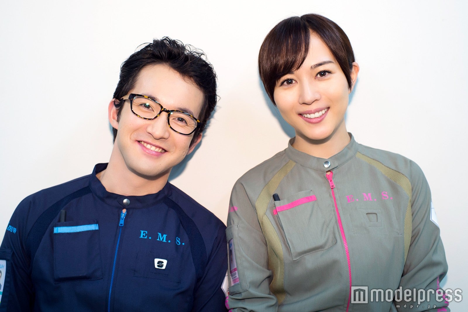 浅利陽介＆比嘉愛未 （C）モデルプレス