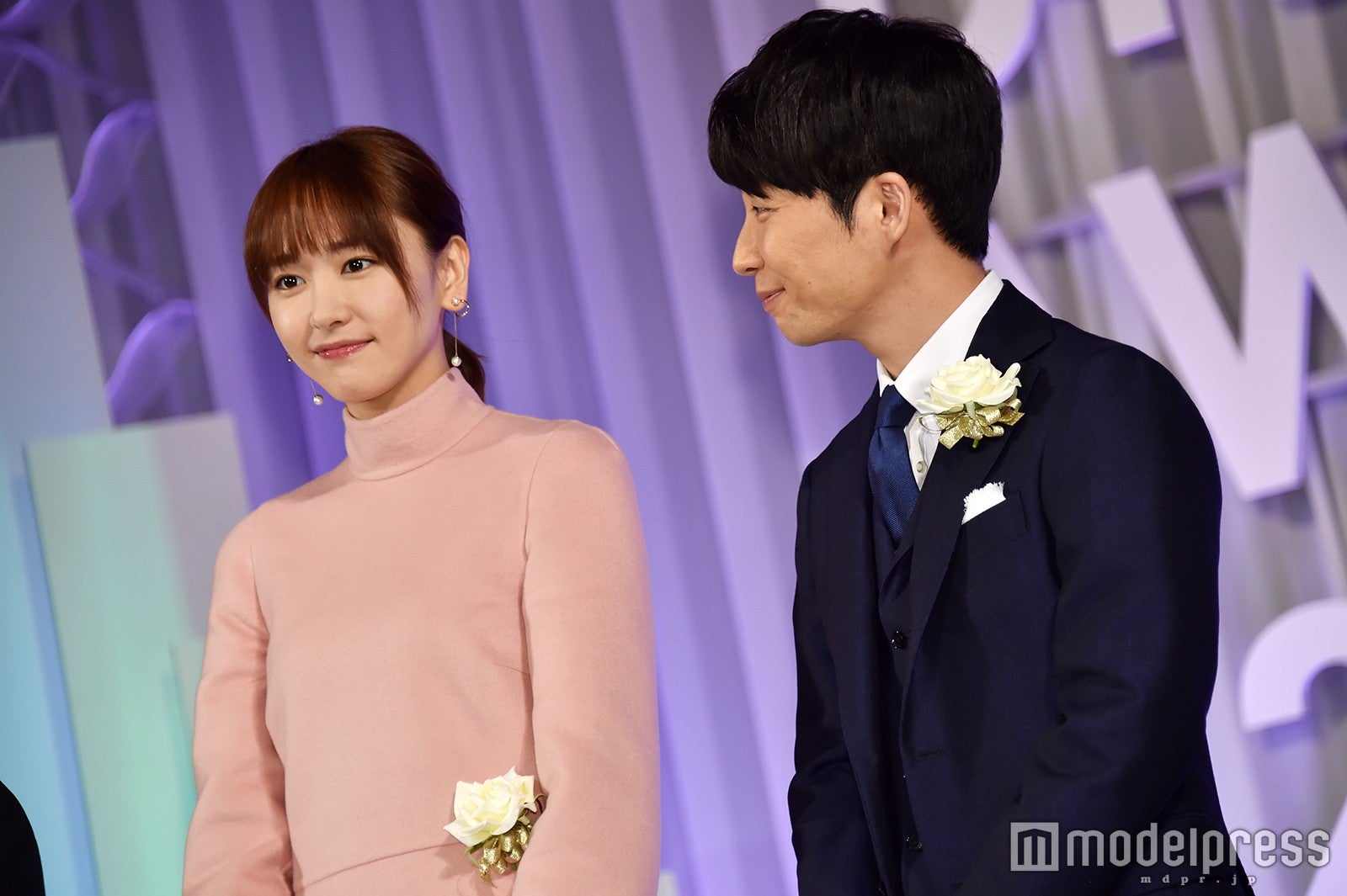 新垣結衣、星野源 （C）モデルプレス