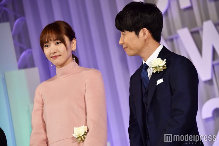 “夫婦感”新垣結衣&星野源(C)モデルプレス