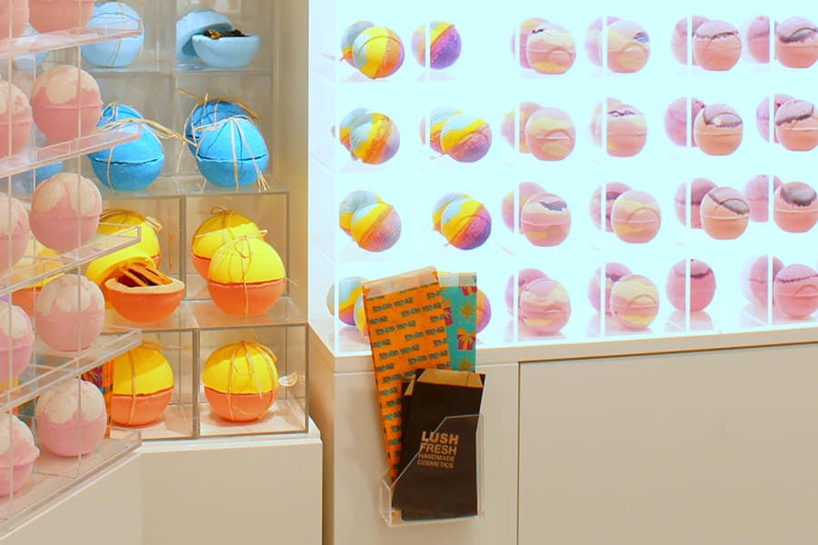 LUSH 原宿店　バスボムの紙袋