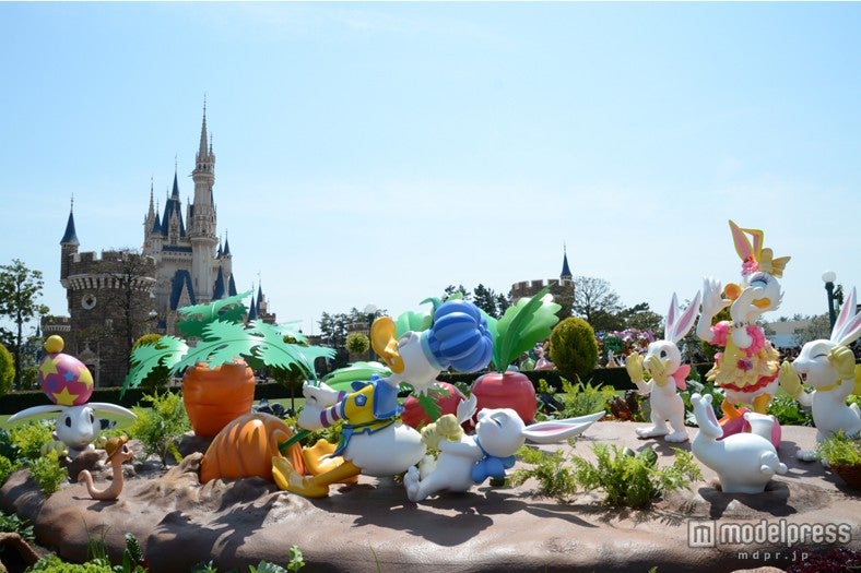 ドナルドとでいじーがイースターのごちそうを作るために野菜を収穫