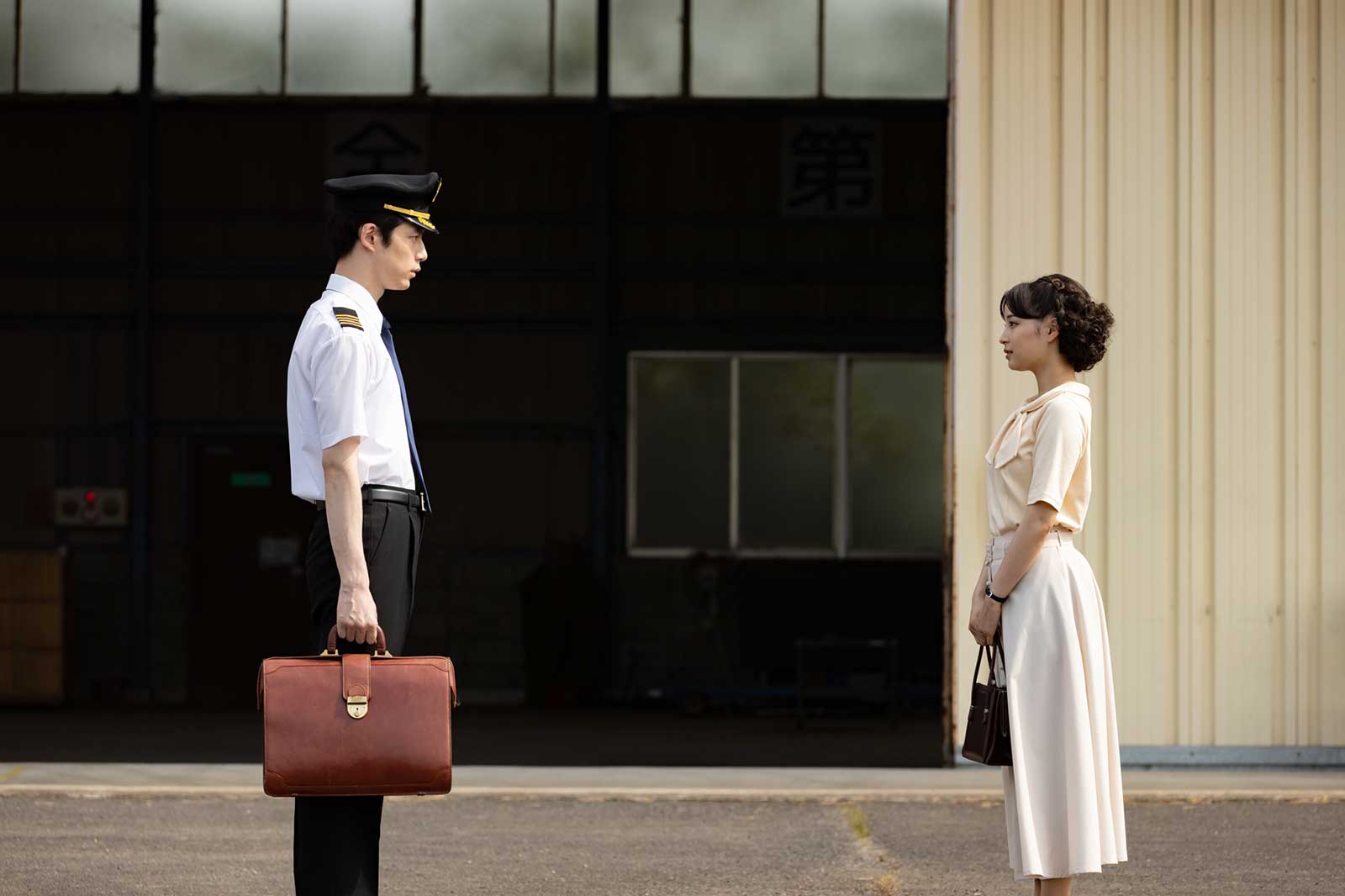 坂口健太郎、広瀬すず（C）テレビ朝日