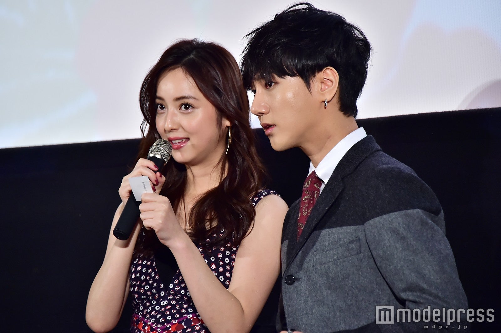 佐々木希、イェソン （C）モデルプレス