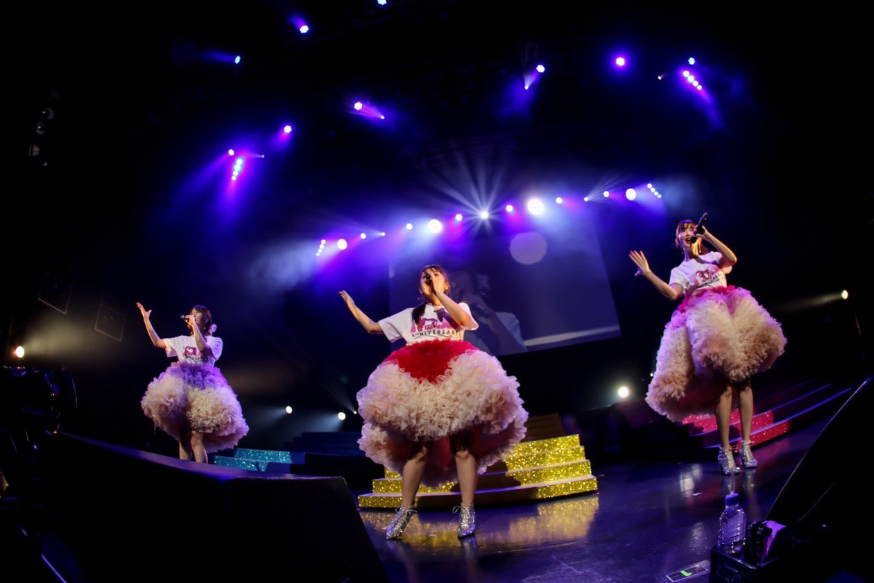 峯岸みなみ、高橋みなみ、小嶋陽菜「ノースリーブス 10th ANNIVERSARY～丸ごと no3b！！～」（提供画像）