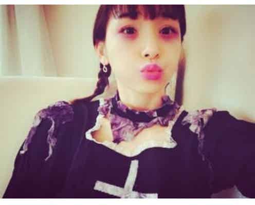 加護亜依、パープルメイクで“ゾンビシスター”に ハロウィンコスプレ公開