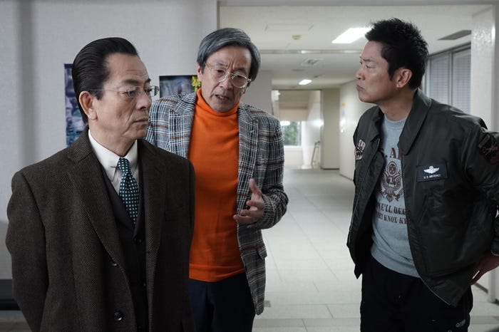 水谷豊、佐戸井けん太、寺脇康文「相棒season22」第19話より(C)テレビ朝日