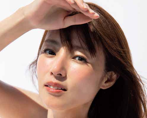 深田恭子、美スタイル際立つ水着姿「週プレ」5年ぶり登場で表紙飾る