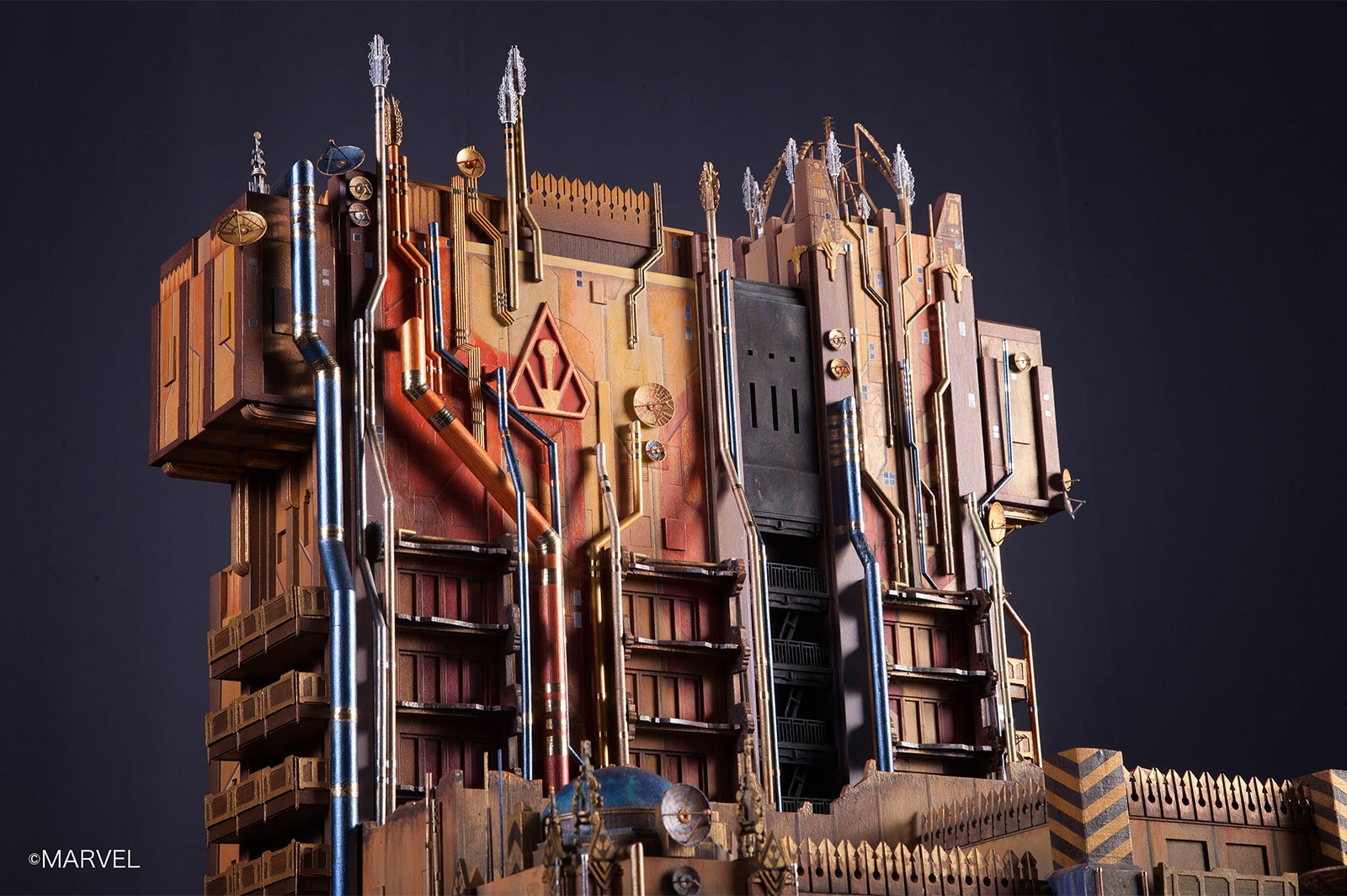 アトラクション外観イメージ （C）MARVEL