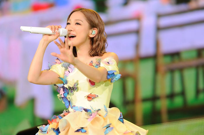 西野カナ、自身初のドームツアー開幕 サプライズで新曲「手をつなぐ理由」初披露 - モデルプレス