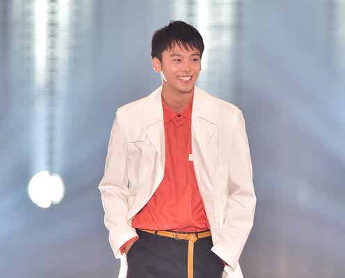 竹内涼真のサプライズ登場に会場熱狂「シークレットなんておこがましい!」 白トレンチで「関コレ」降臨<関コレ2016A/W>