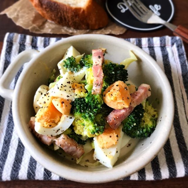 朝ごはんはパン派な人に伝えたいおかず特集 寝起きの体を元気にする絶品朝食レシピ モデルプレス