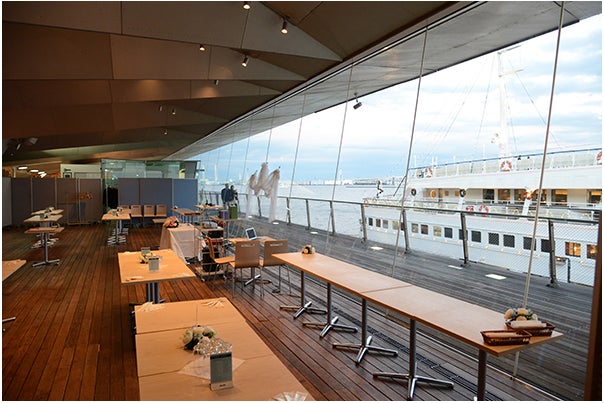 港から見える横浜が楽しめる／「HARBOR’S CAFE（ハーバーズカフェ）」オフィシャルサイトより