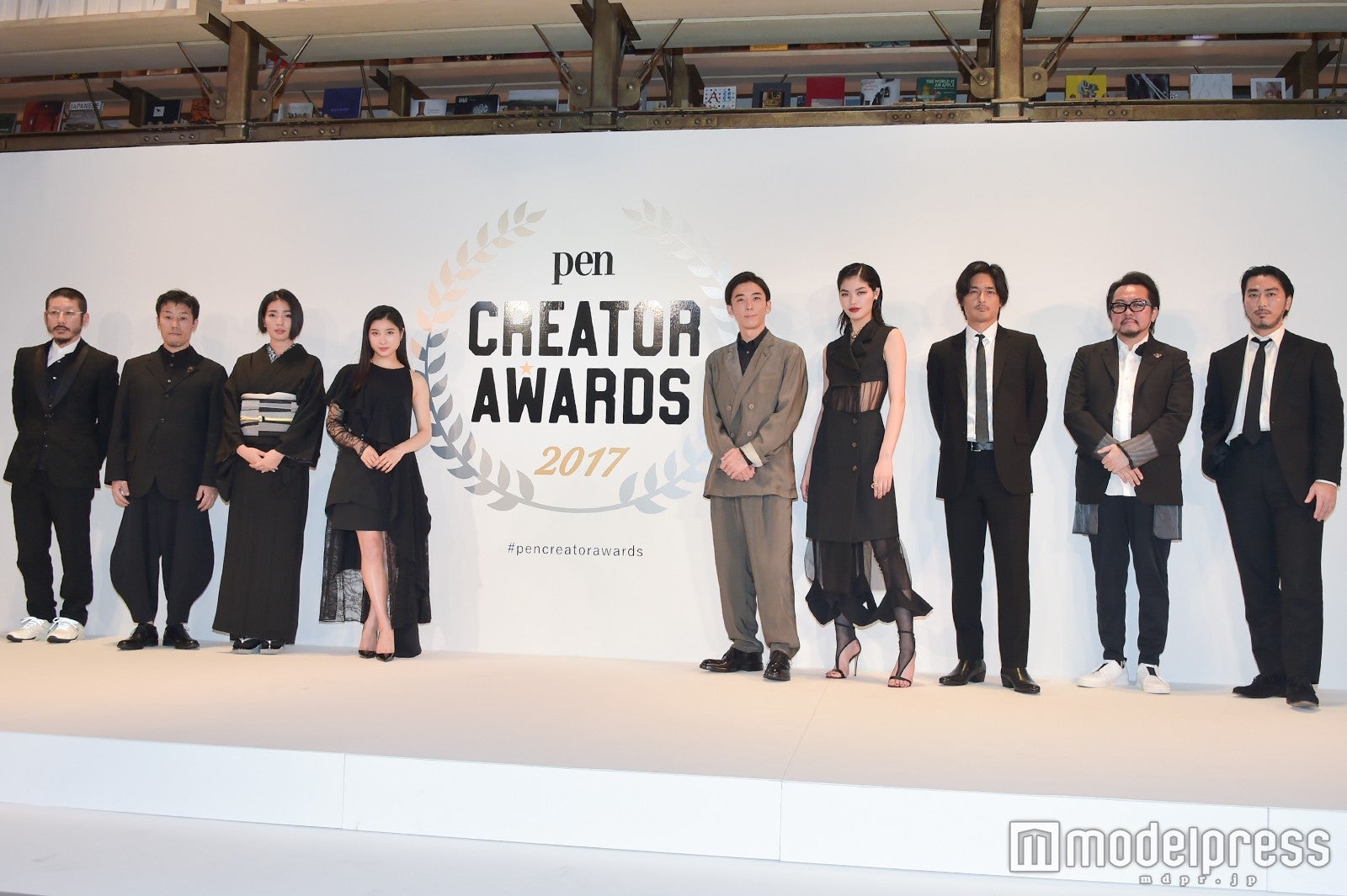 （左から）森永邦彦、岩崎貴宏、ヨシダナギ、土屋太鳳、高橋一生、福士リナ、村松亮太郎、原野守弘、長谷井宏紀 （C）モデルプレス