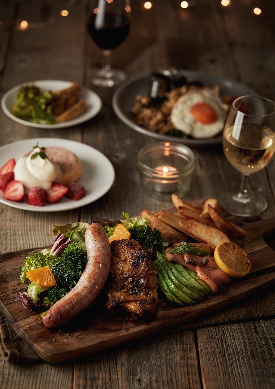 フリッパーズスペシャルディナーセット（1名様）2,580円+tax／画像提供：ベイクルーズ