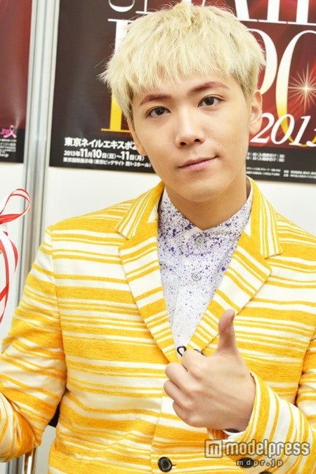 イ・ホンギ／楽屋にて