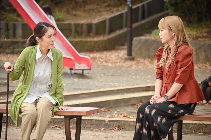 筒井真理子、川栄李奈「フェイクマミー」第8話(C)TBS