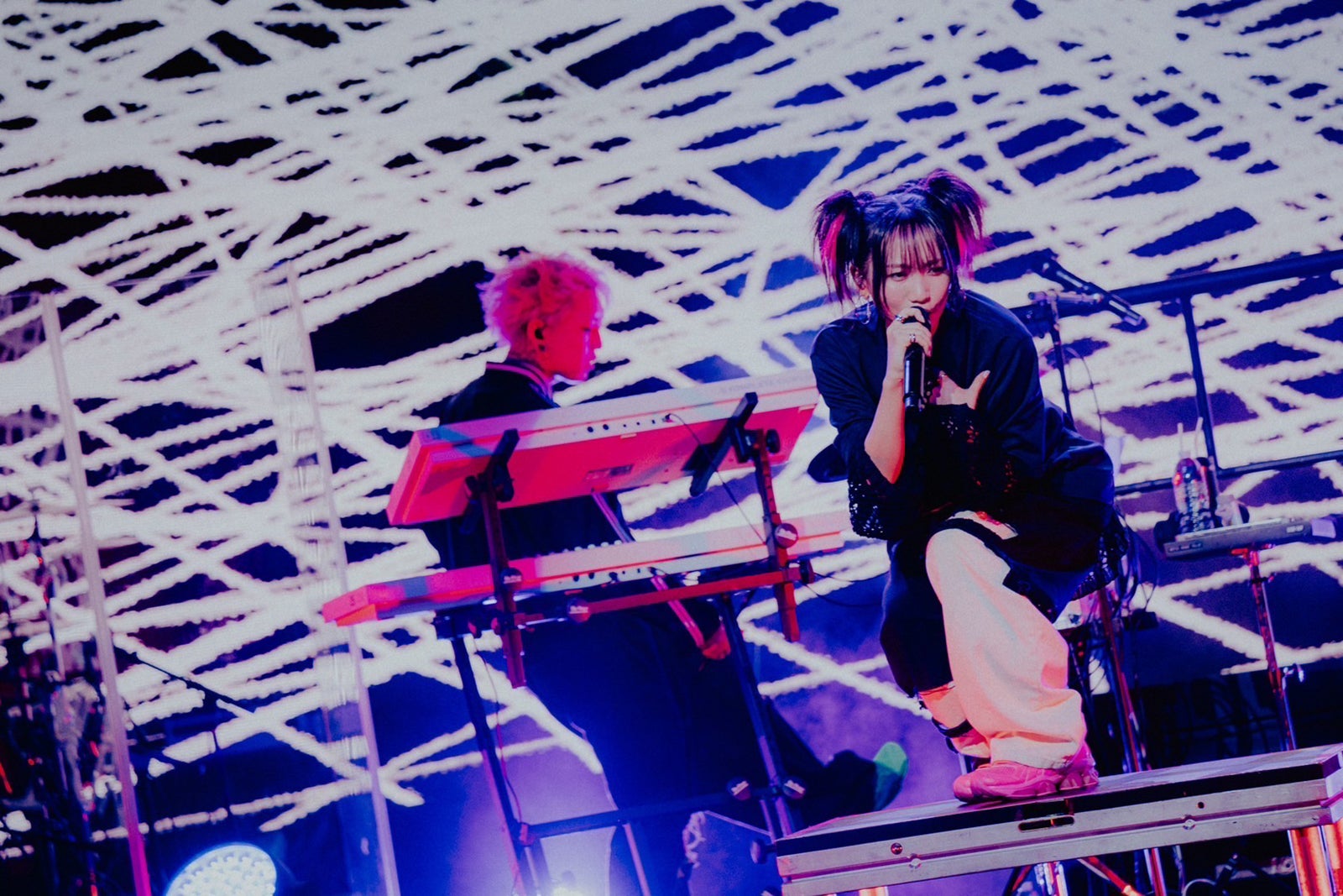 YOASOBI アメリカ東海岸ロサンゼルス・サンフランシスコでの単独公演の様子（C）Photo by Kato Shumpei