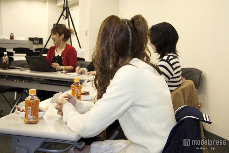 ネット通販を利用するユーザーを集めた座談会の様子