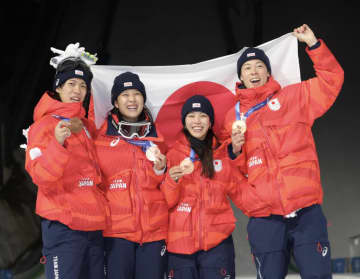 ジャンプ みんなが沙羅のために飛んだ 二階堂「気持ち楽になってもらおうと」小林陵侑「4年前つらかったのは沙羅」悪夢払しょくの混合団体銅メダル