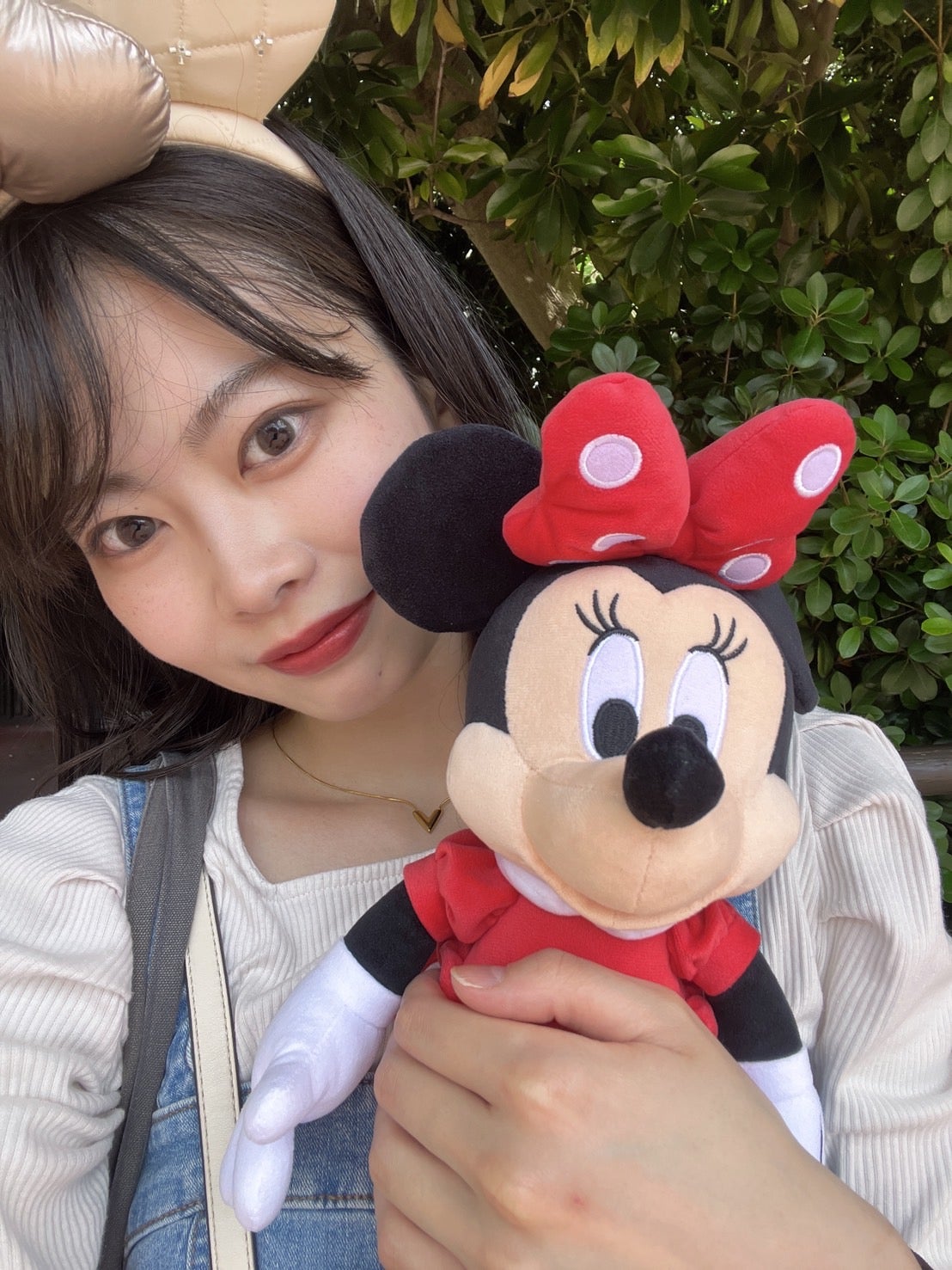 真帆「念願の初1人ディズニー」（提供写真）