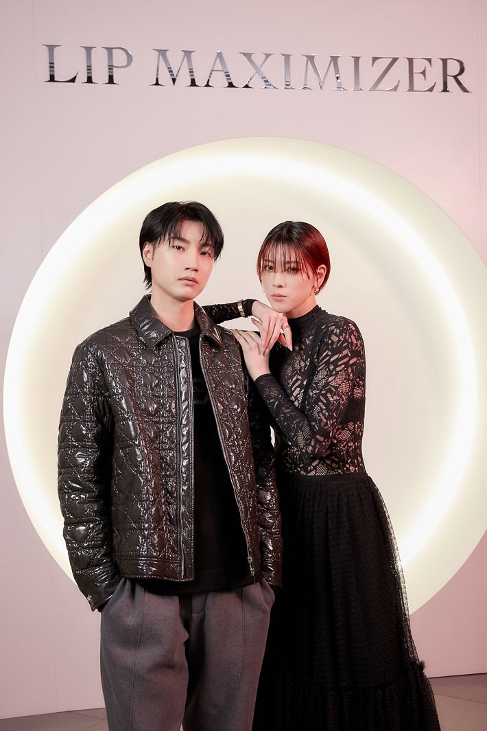 （左から）桜田通、三吉彩花