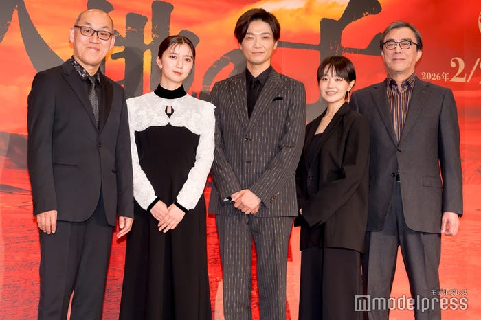 (左から)山西惇、上白石萌歌、井上芳雄、奈緒、益岡徹(C)モデルプレス