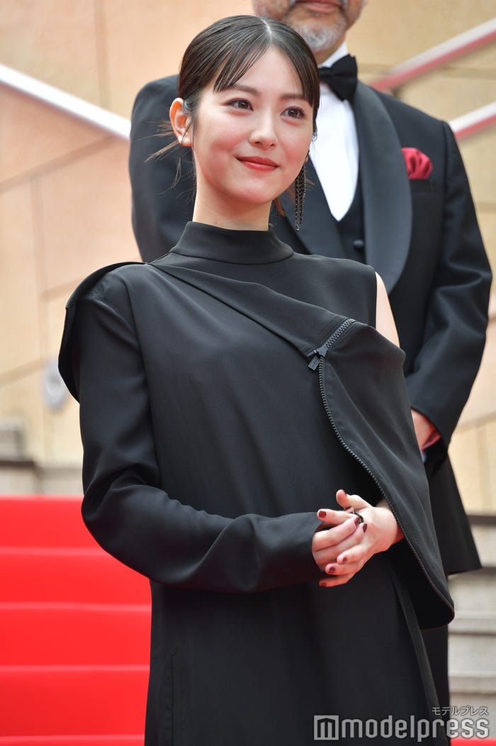 浜辺美波(C)モデルプレス