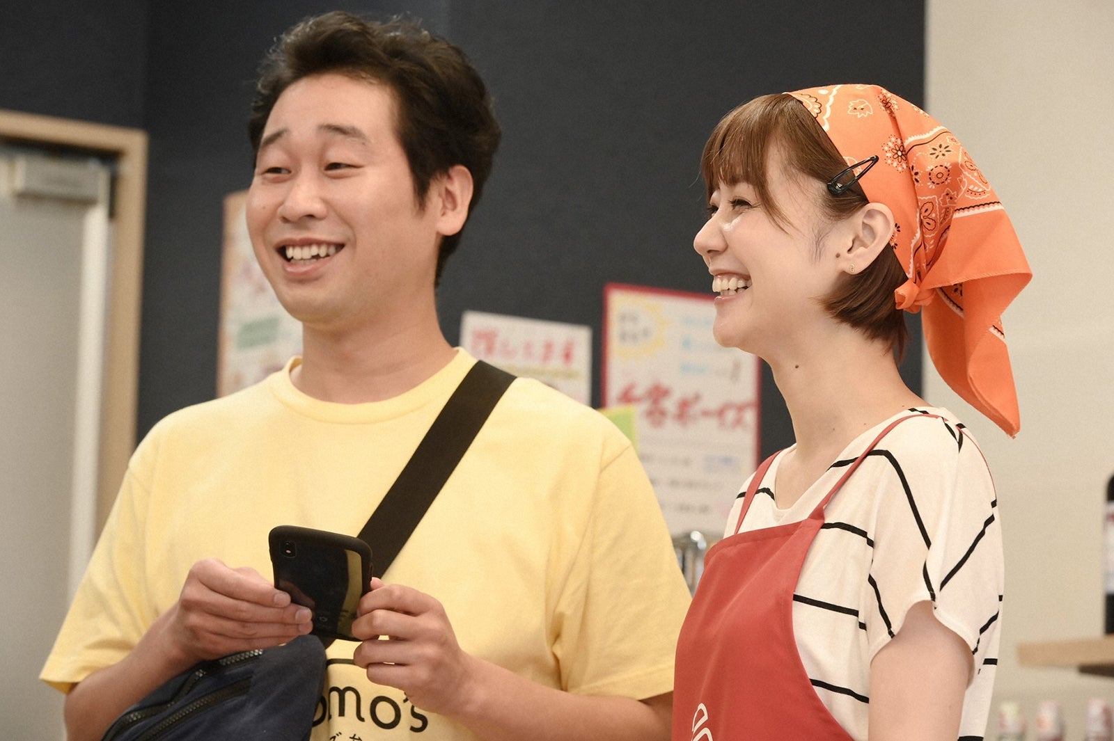 前野朋哉、倉科カナ／「婚姻届に判を捺しただけですが」第2話より（C）TBS