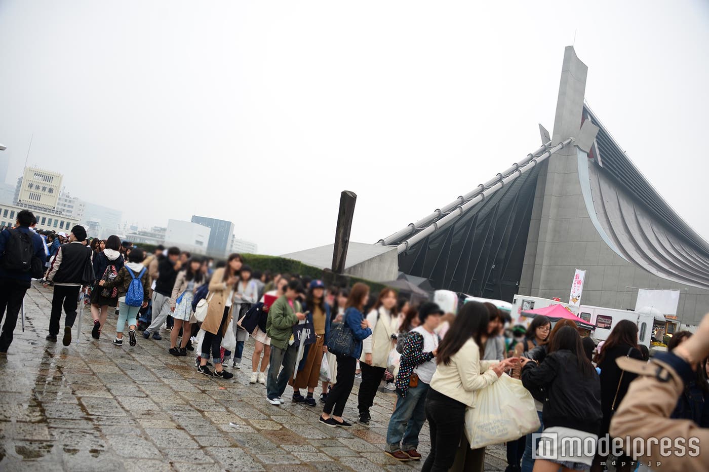 「第22回 東京ガールズコレクション2016 SPRING/SUMMER」外観の様子(C)モデルプレス