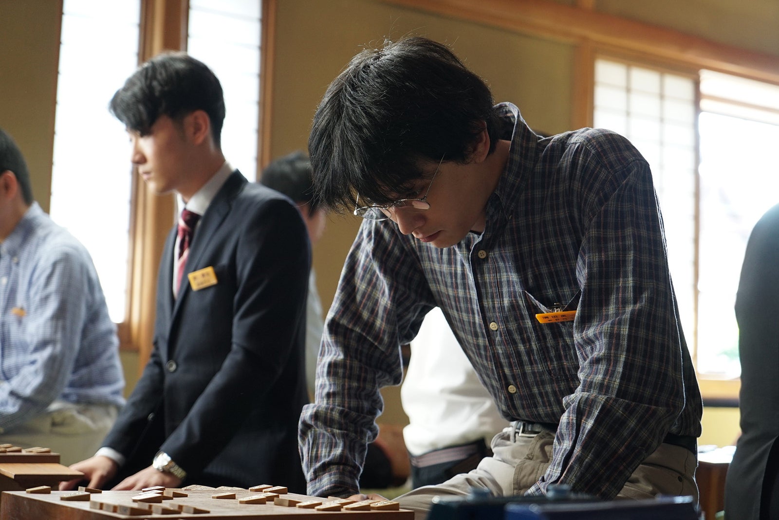 吉沢亮、真剣な眼差しで対局に臨む 映画「AWAKE」場面写真＆本編小ネタ公開