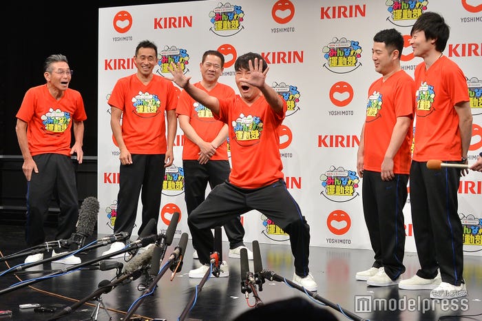 藤本敏史、ギャグで愛を表現(C)モデルプレス