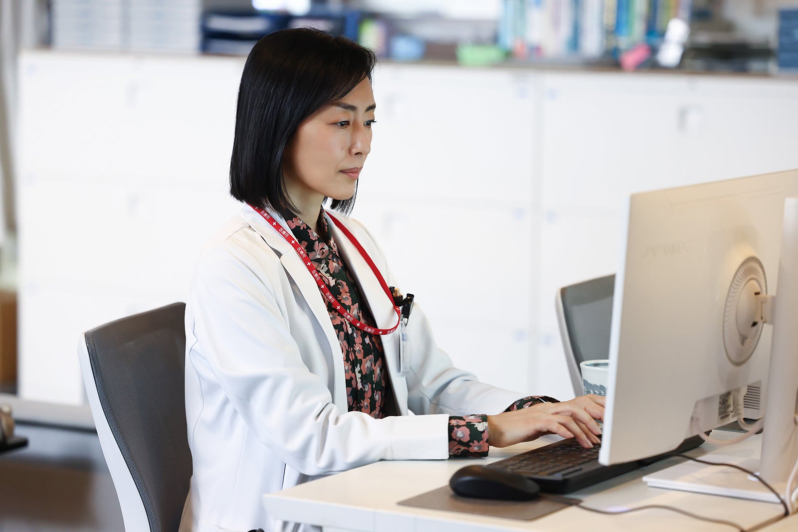 木村多江「まどか26歳、研修医やってます！」第1話（C）TBS