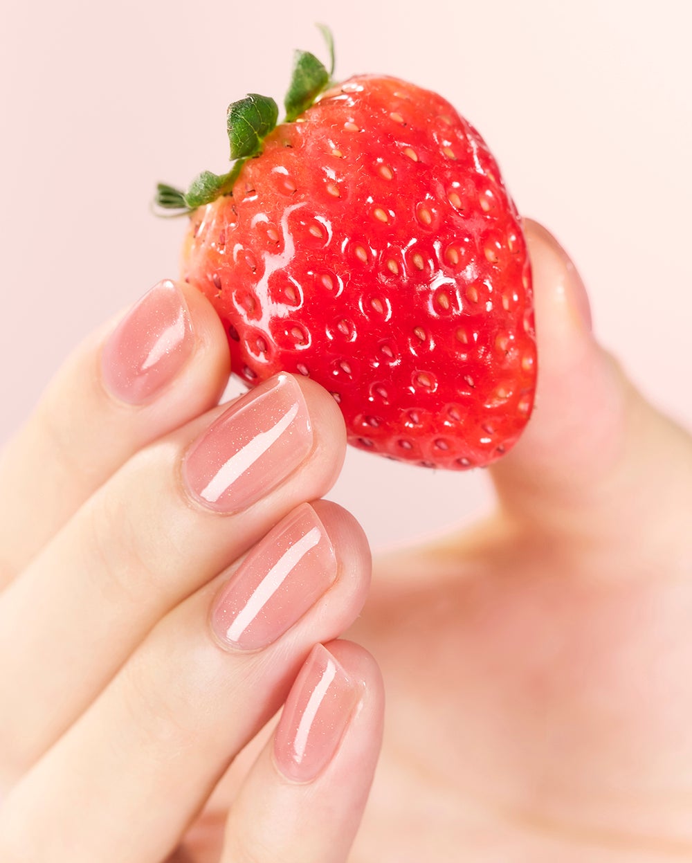 パラドゥ　ネイルファンデーション ＜PK06＞　仕上がりイメージ／提供画像