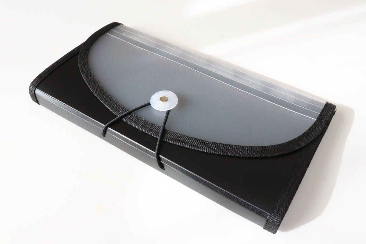 ダイソー セクションファイル(13ポケット、A、黒) ダイソーのセクションファイル(13ポケット、A、黒)のビジュアル