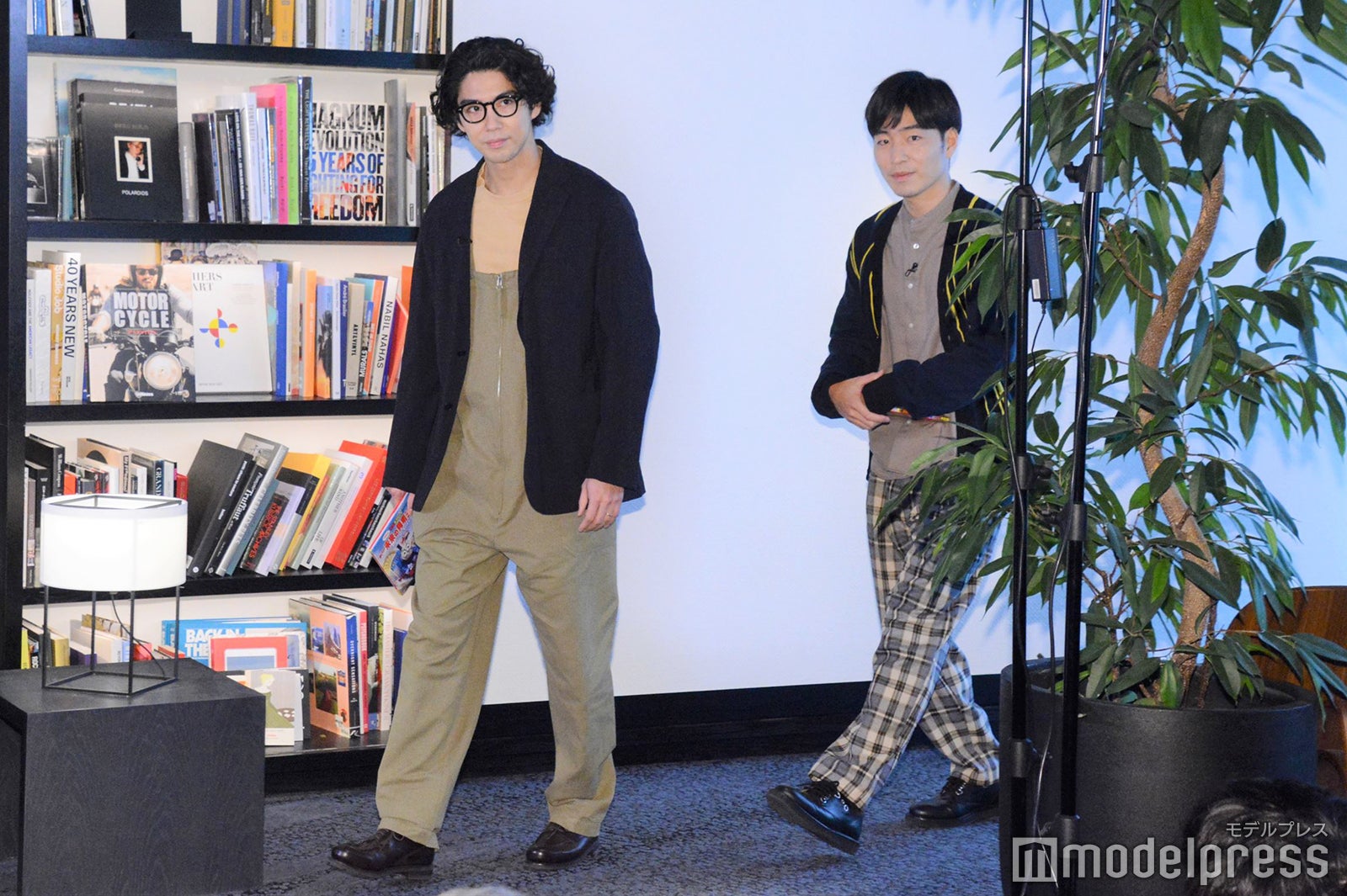 賀来賢人、後藤淳平（C）モデルプレス